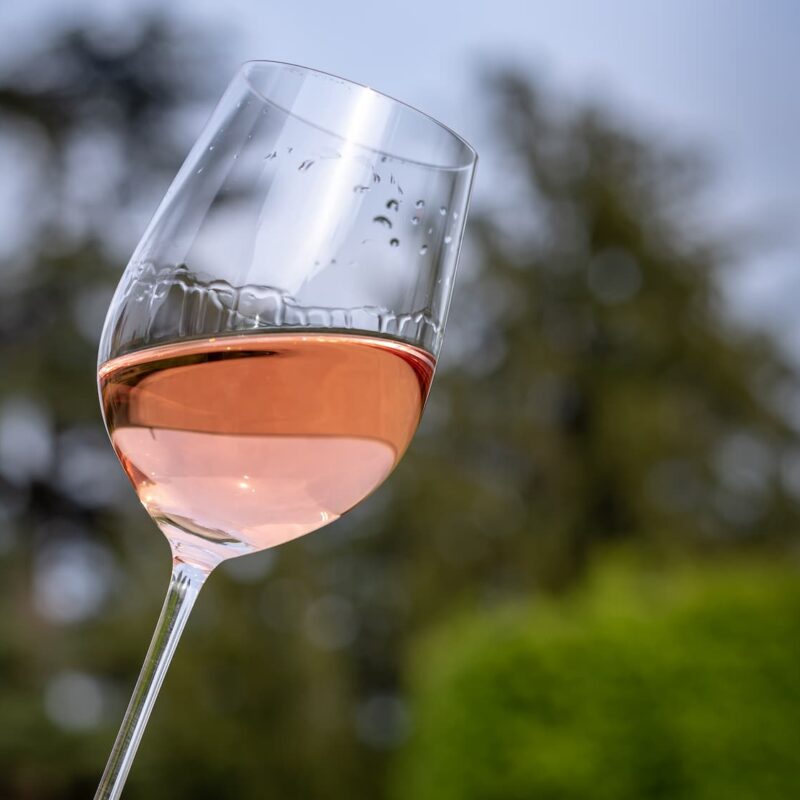 Cr&eacute;mant ros&eacute; ou blanc ? Lequel choisir pour un ap&eacute;ritif de mariage en juin ? Riedisheim